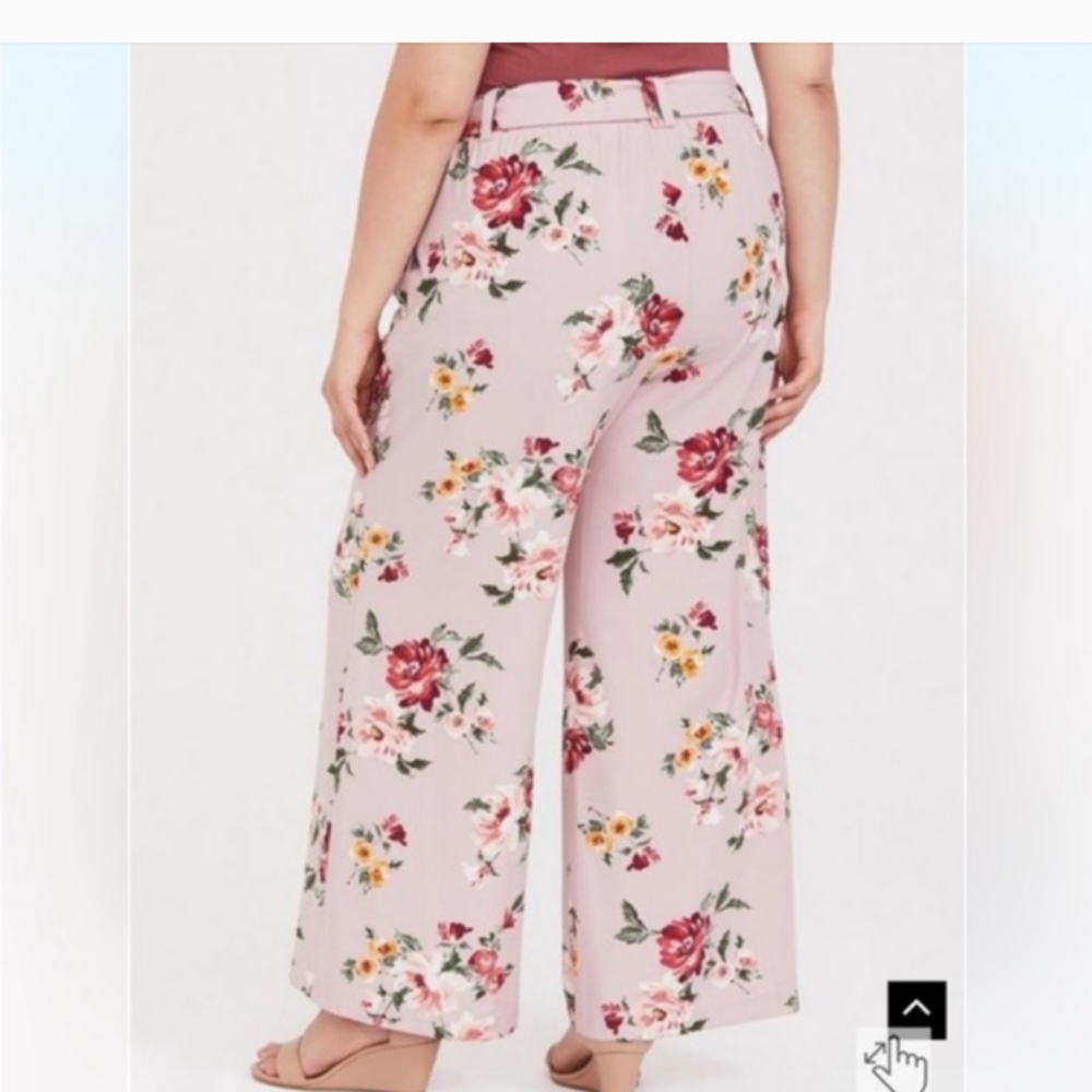 TORRID high waisted floral trousers ๐ - Picture 2 of 10